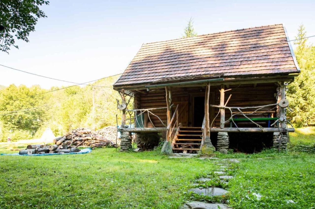 Хатина Біля Потока Villa Lumshory Eksteriør billede