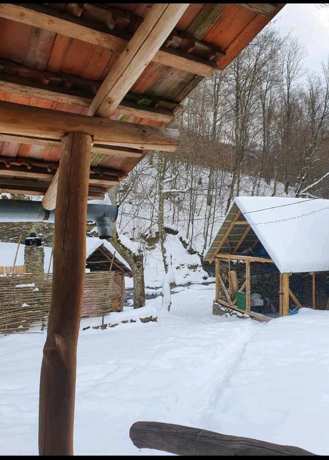 Хатина Біля Потока Villa Lumshory Eksteriør billede